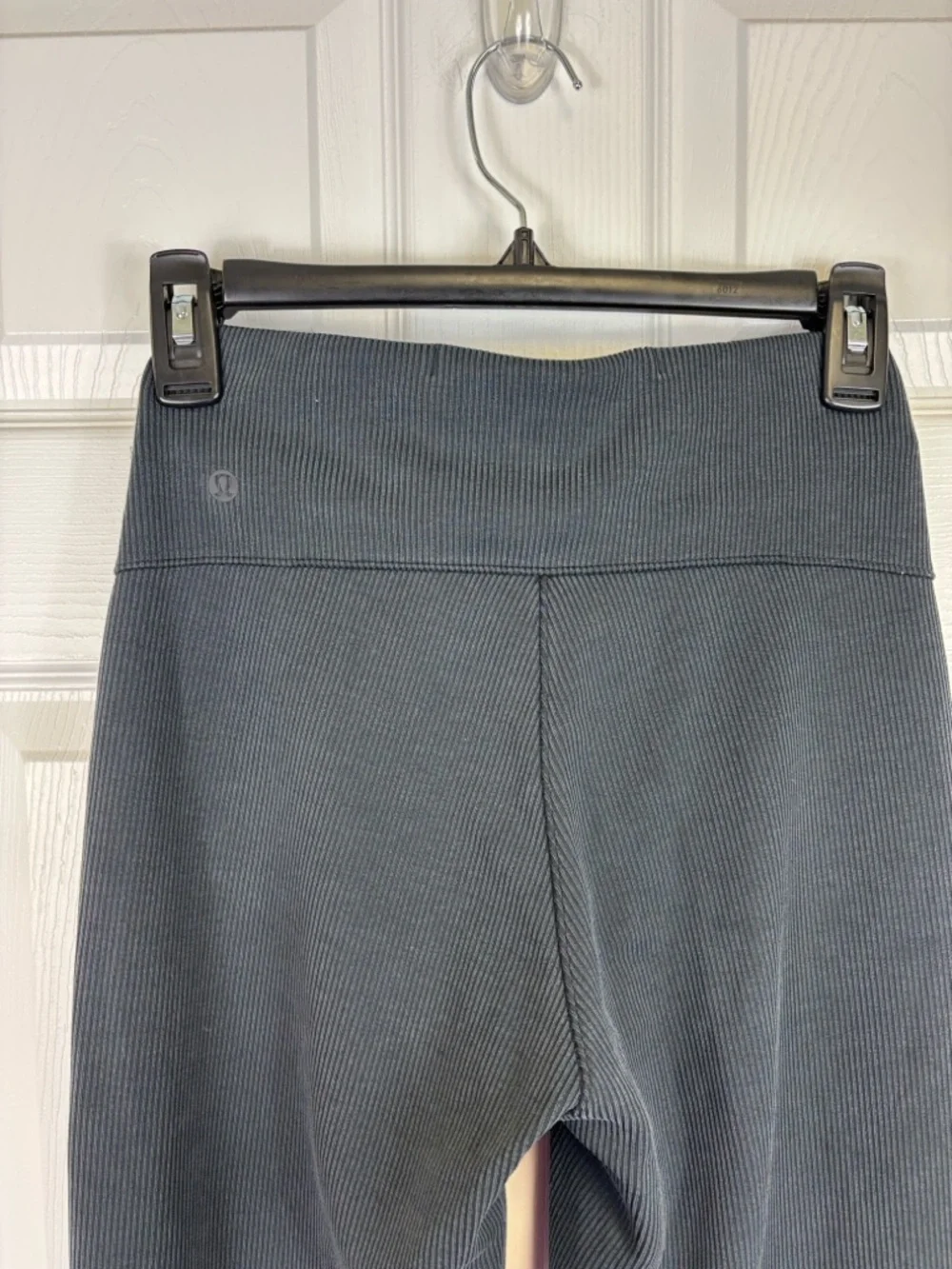 Lululemon brushed softstreme ribbed zip flared pant sz 4